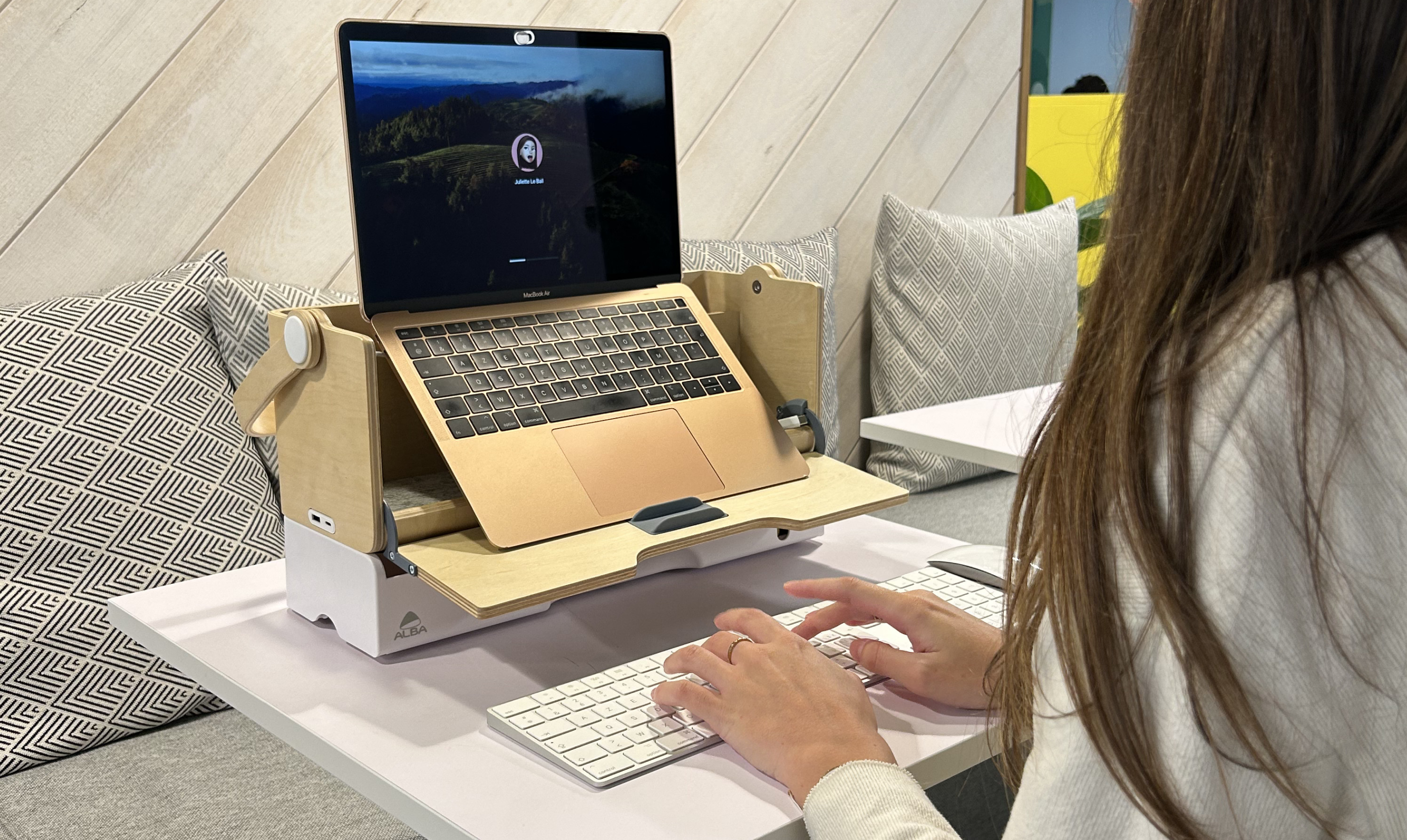 Bureau minimaliste : mieux travailler avec moins grâce à My Ergobox